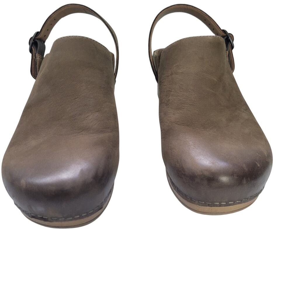 Dansko Women's Berry Burnished Nubucks Clogs With Swivel Strap Size 39(8.5) 2212 - Picture 2 of 8
